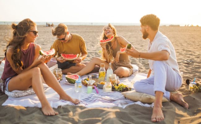 wakacyjny piknik nad morzem Gdynia plaża